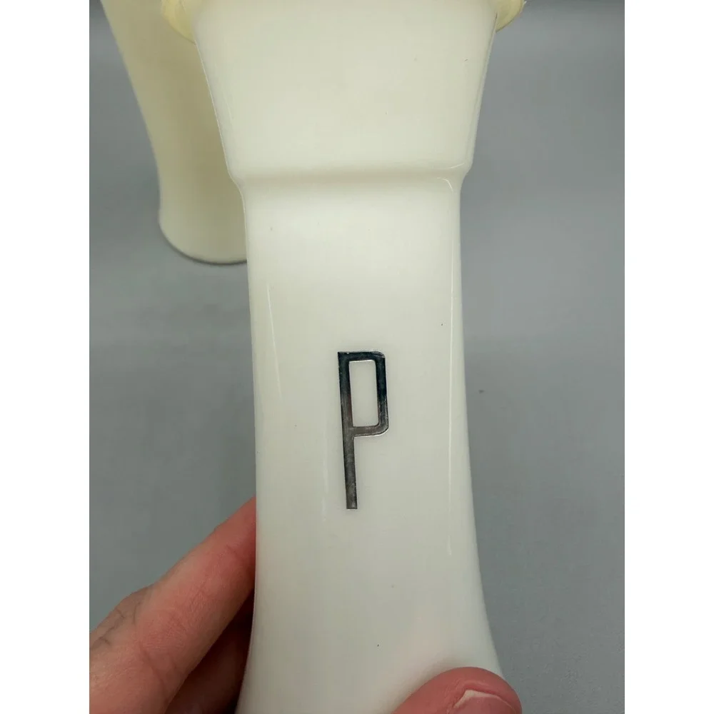VTG Tupperware‎ Hourglass Salt & Pepper Shaker White Set of 3 Retro Kitchen 6.5